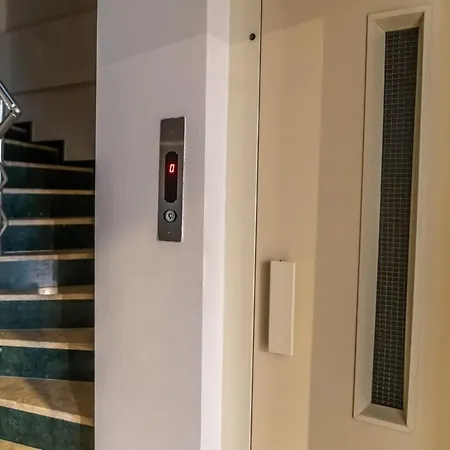 Charming - Near Axis Mall Стамбул