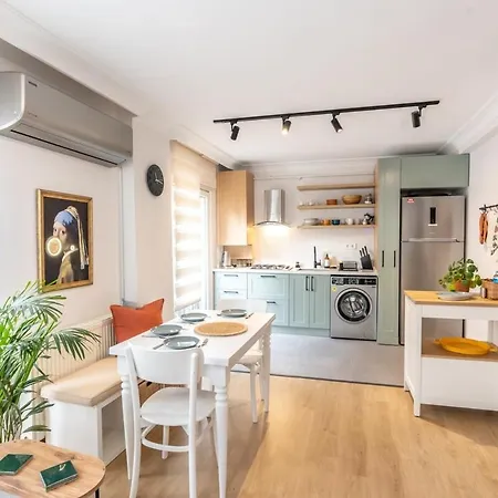Charming - Near Axis Mall Апартаменты *